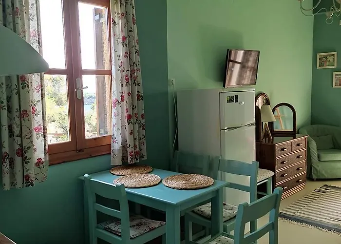 بيت ضيافة Iliolithos 4*