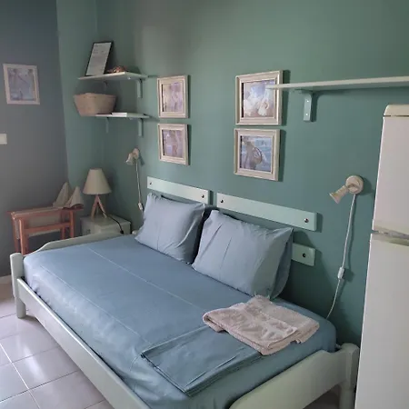 Iliolithos Guest house 4*