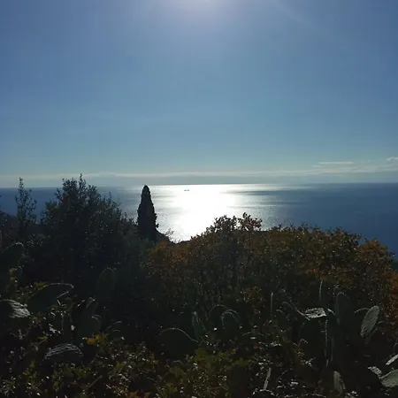 Iliolithos 4*