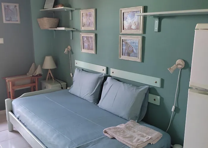 Iliolithos Pensionat 4*